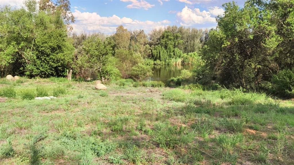 1367 m² Land available in Vaal de Grace Golf Estate photo number 3