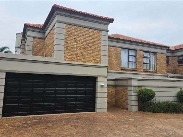 3 Bedroom Townhouse 3 Bedroom Townhouse