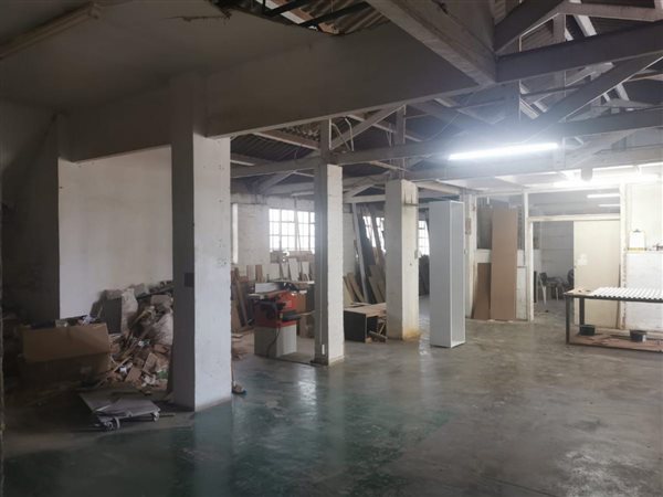 600 m² Industrial space 600 m² Industrial space