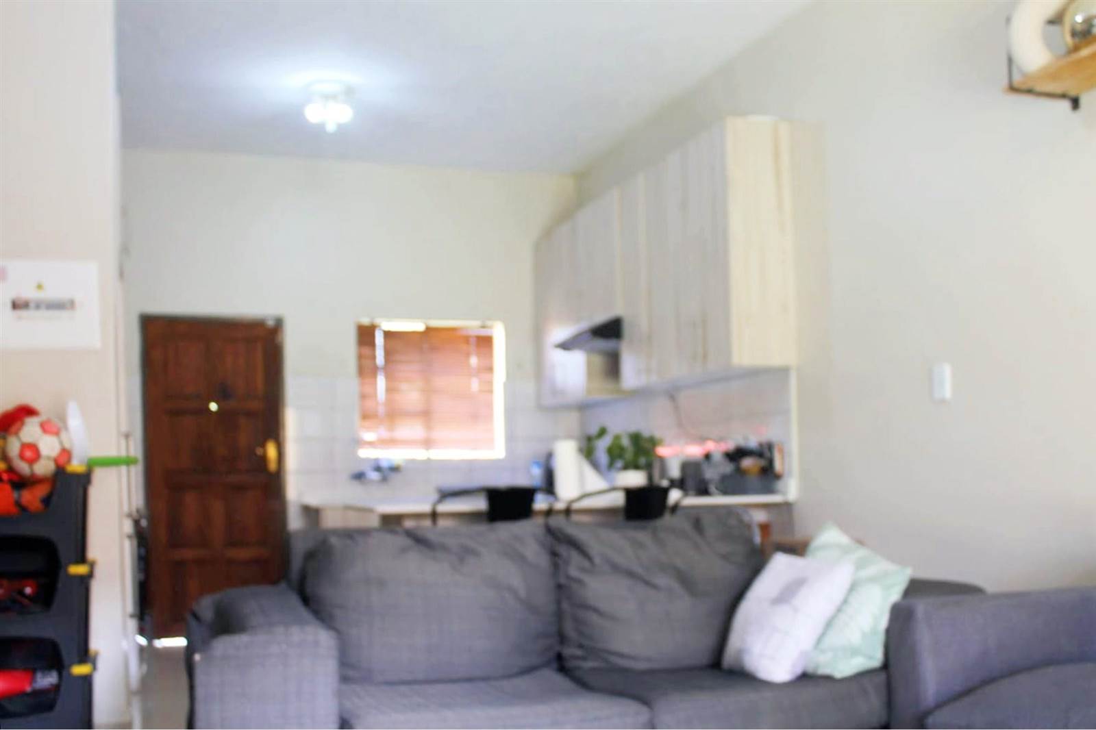 3 Bed Apartment in Sagewood photo number 6