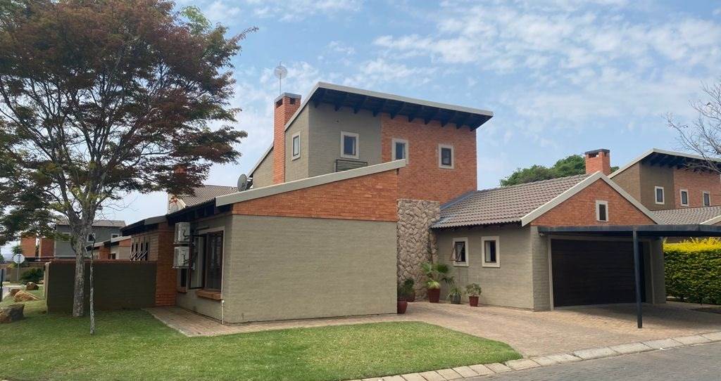 5 Bed House in Waterval East photo number 1