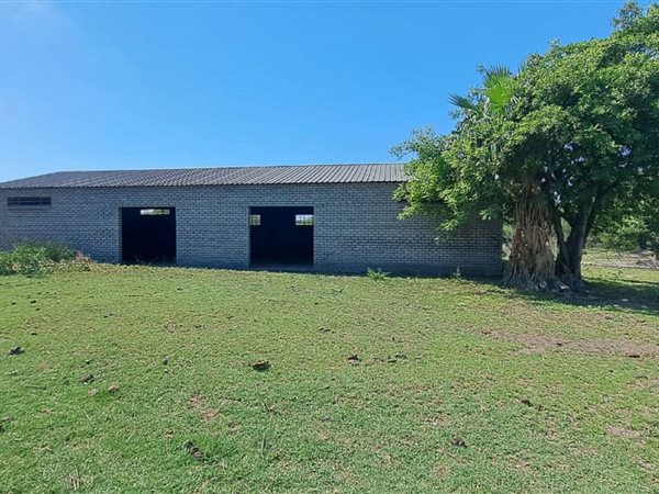 3 446 m² Land