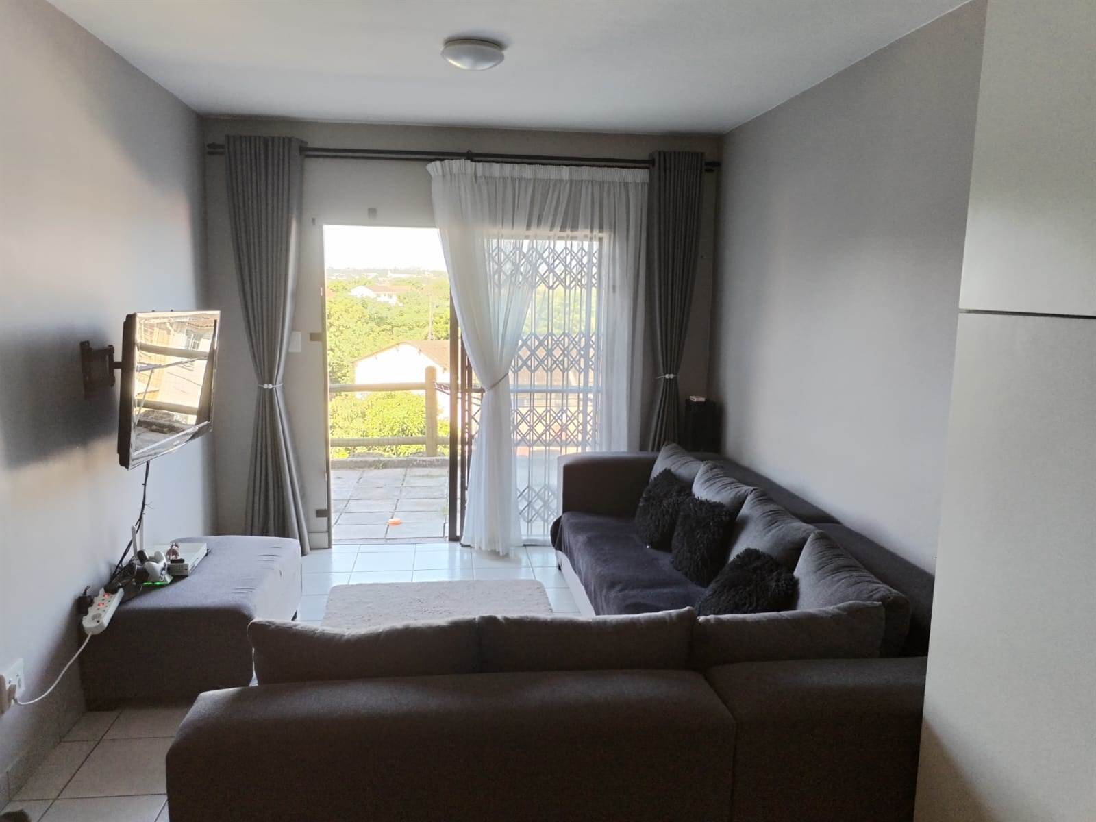 3 Bed Flat in Rydalvale photo number 6