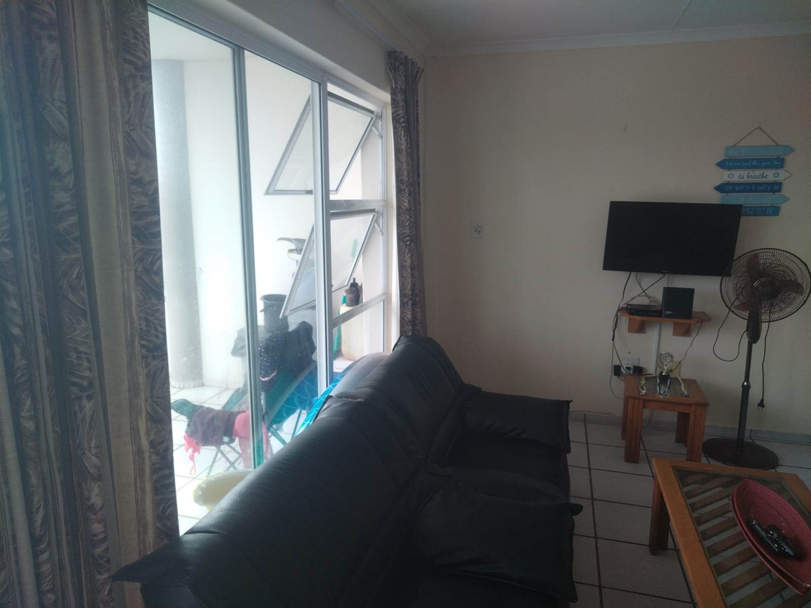 1 Bed Apartment in Uvongo photo number 12