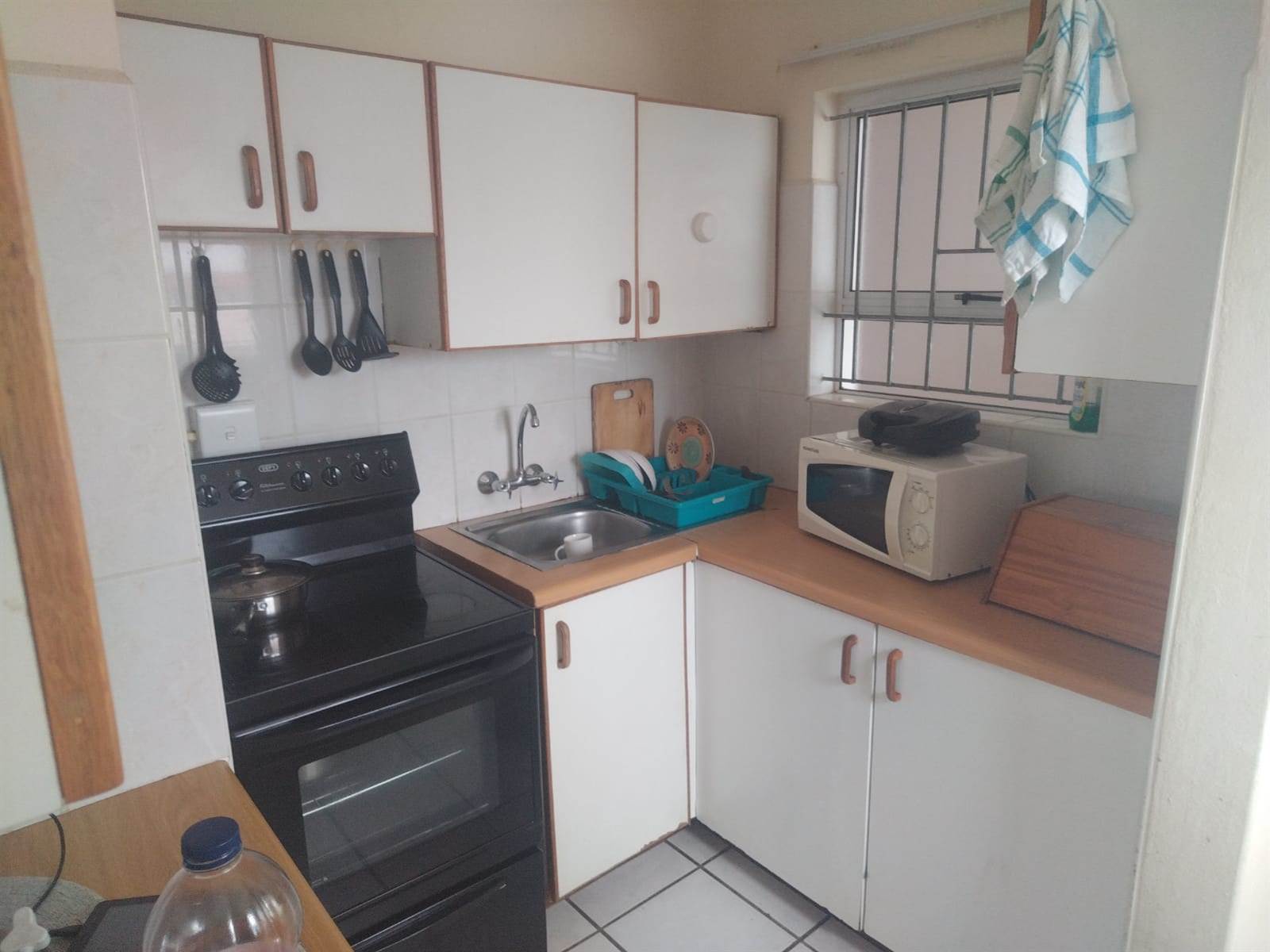 1 Bed Apartment in Uvongo photo number 2
