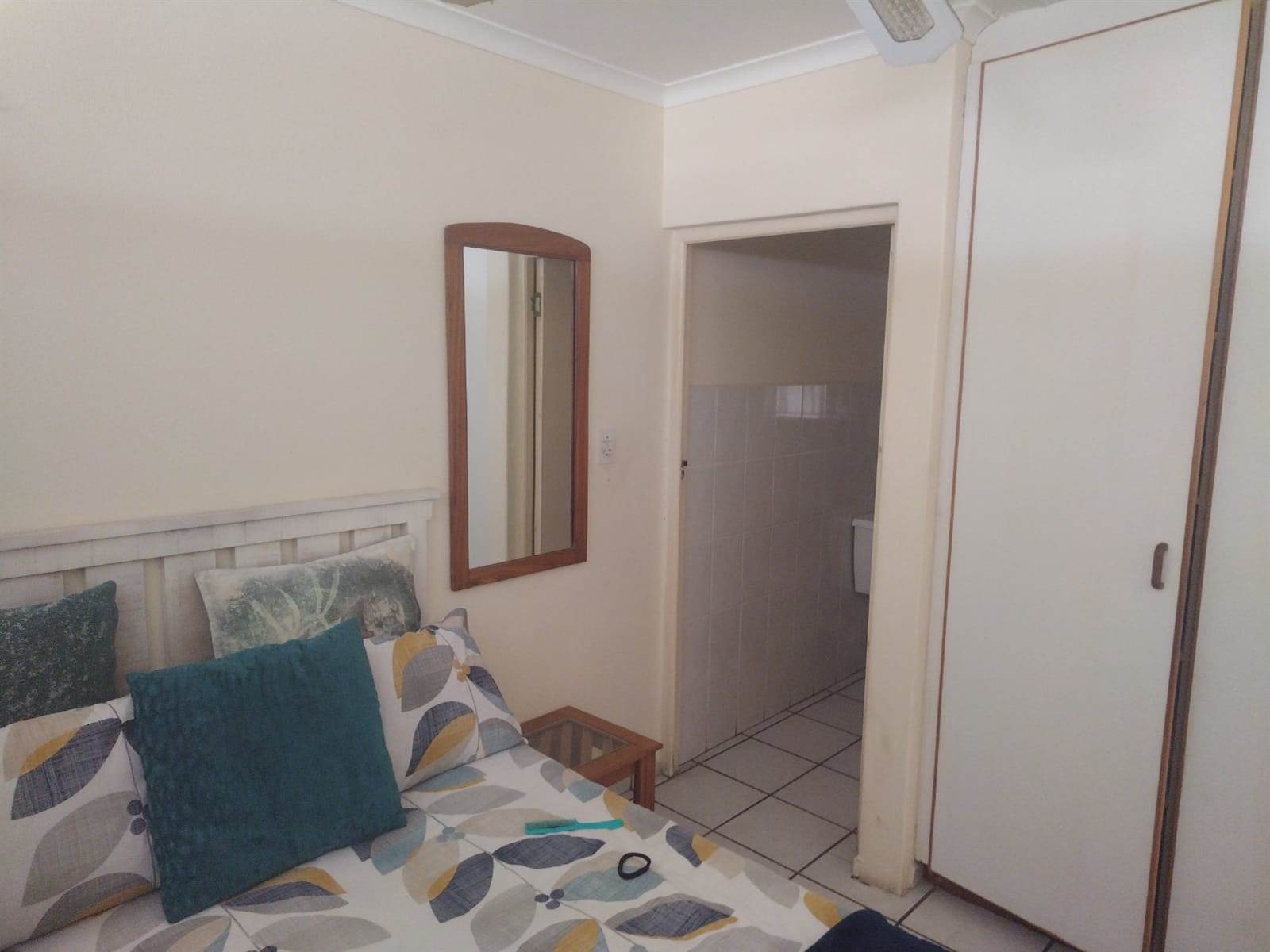 1 Bed Apartment in Uvongo photo number 4