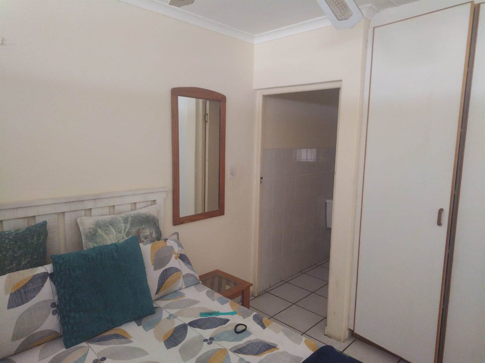 1 Bed Apartment in Uvongo photo number 6