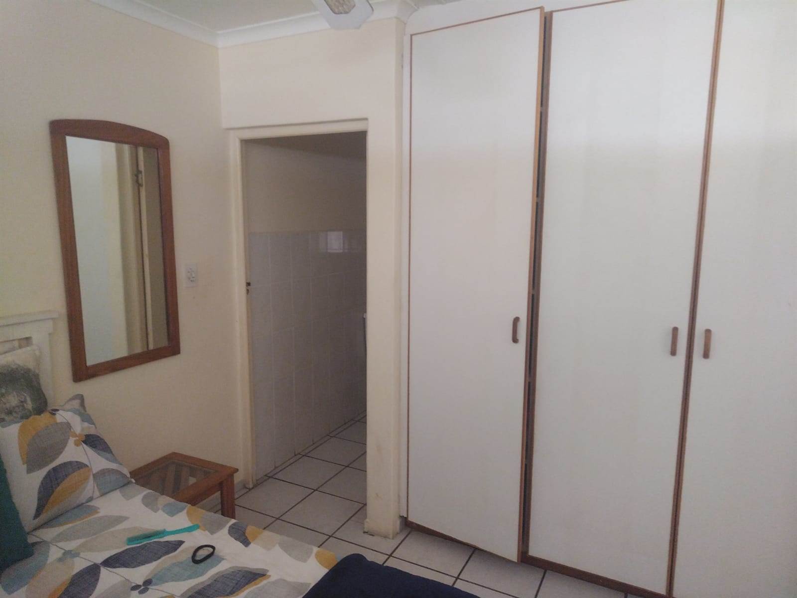 1 Bed Apartment in Uvongo photo number 3