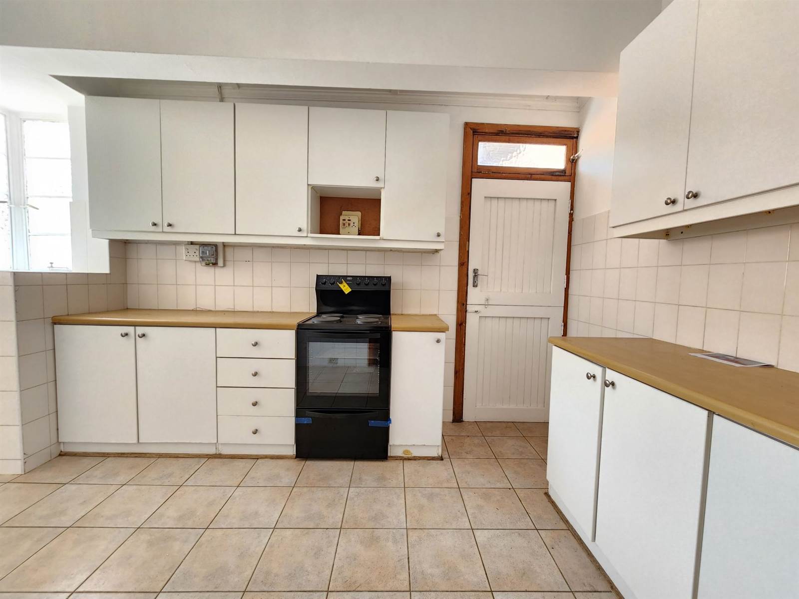 2 Bed Apartment in Bulwer photo number 3