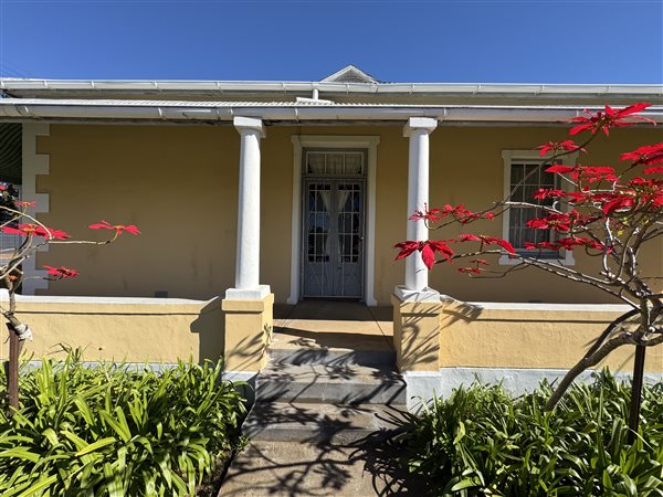 4 Bedroom House 4 Bedroom House