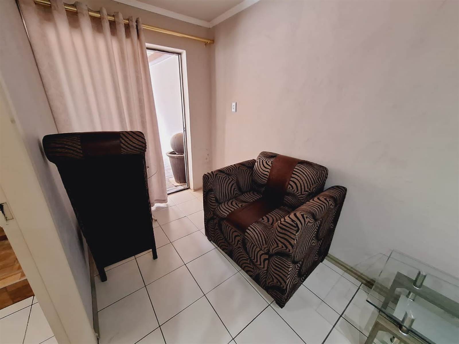 0.5 Bed Flat in Secunda photo number 12