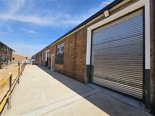 229  m² Industrial space