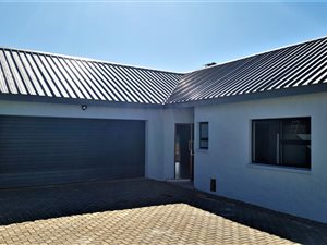 3 Bed House in Kameeldrift East