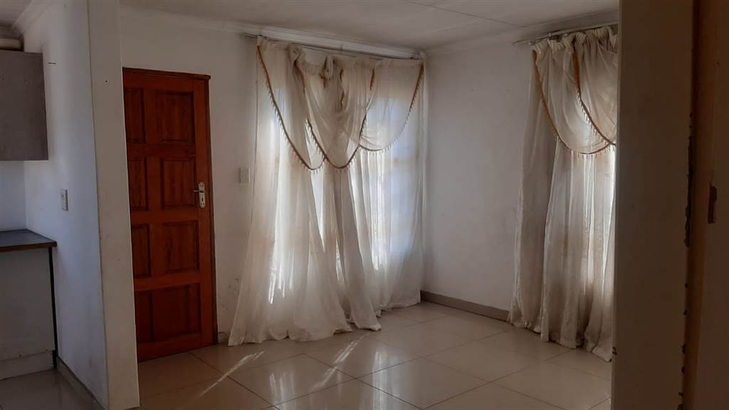 2 Bed Townhouse in Kya Sands photo number 8