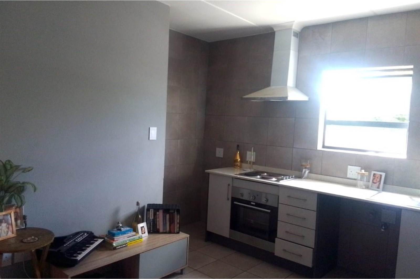 1 Bed Apartment in Grobler Park photo number 17