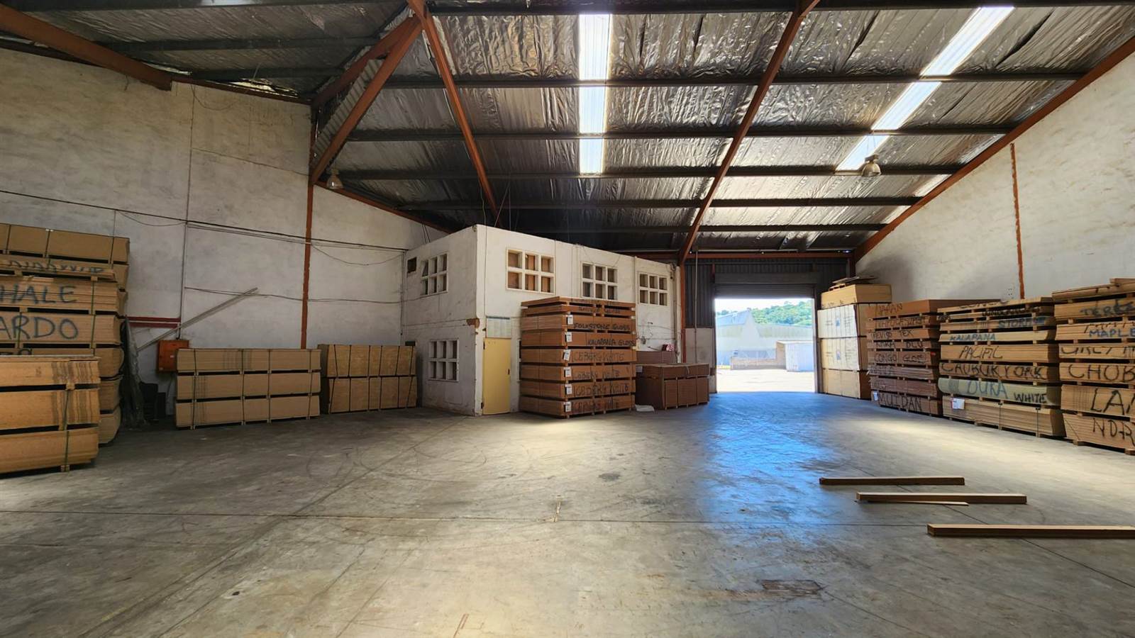 605  m² Industrial space in Springfield photo number 4