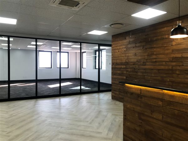 418  m² Commercial space