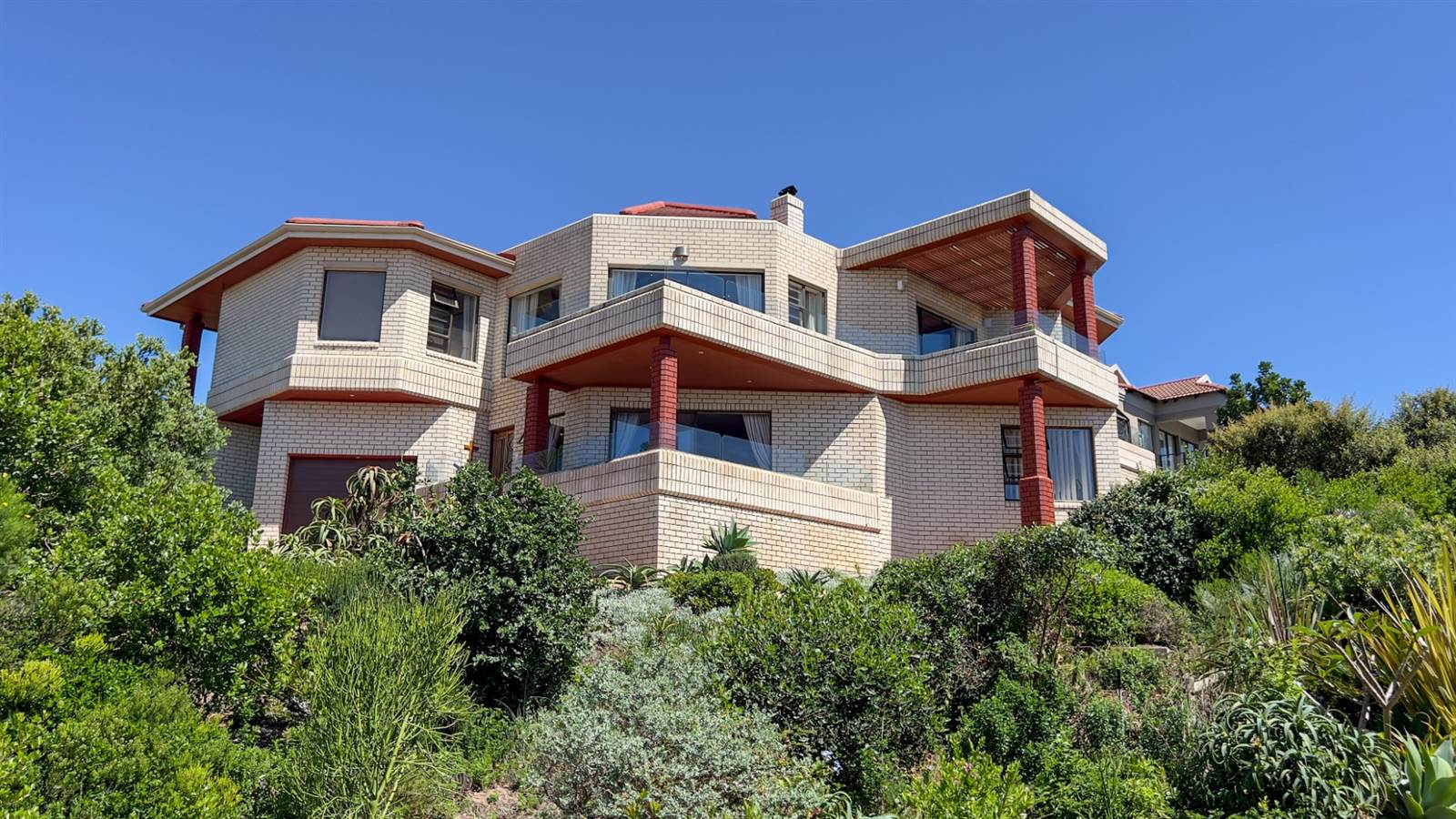 4 Bed House in Mossel Bay Golf Estate photo number 1