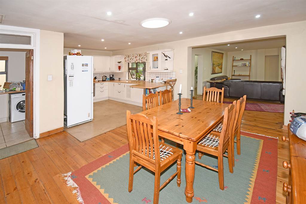3 Bed House in Thornhill Estate photo number 4