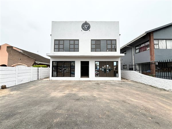 570  m² Commercial space