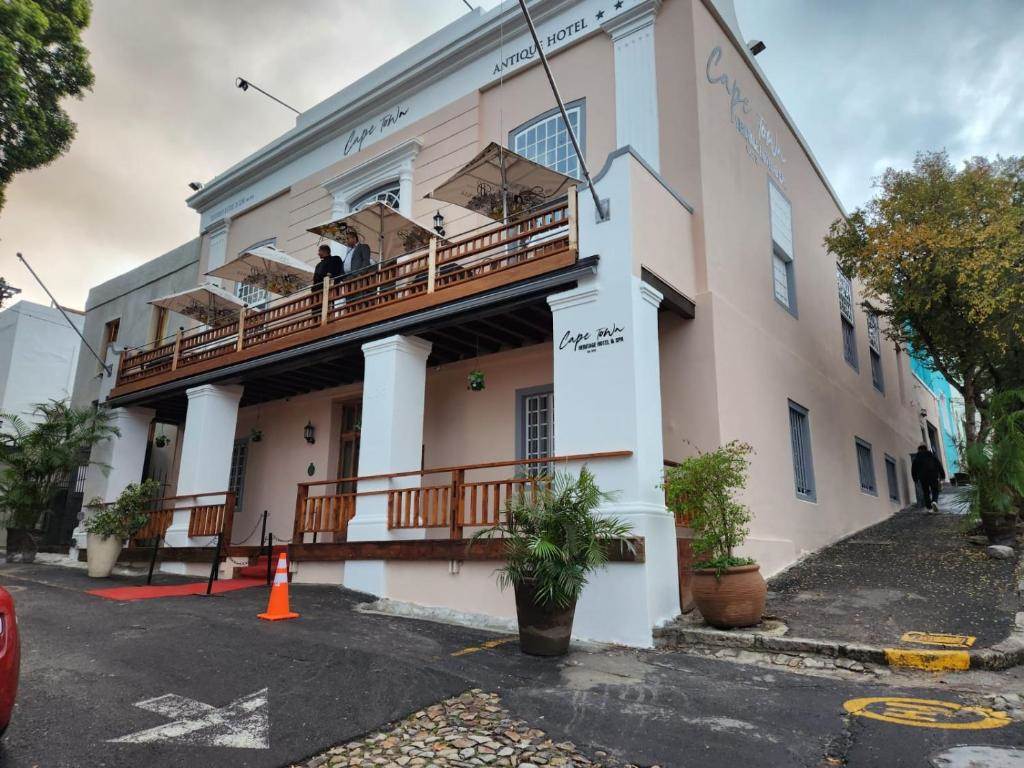 324  m² Commercial space in Bo-Kaap photo number 3