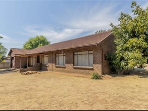 4 Bed House in Modder East
