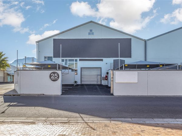 750 m² Industrial space 750 m² Industrial space