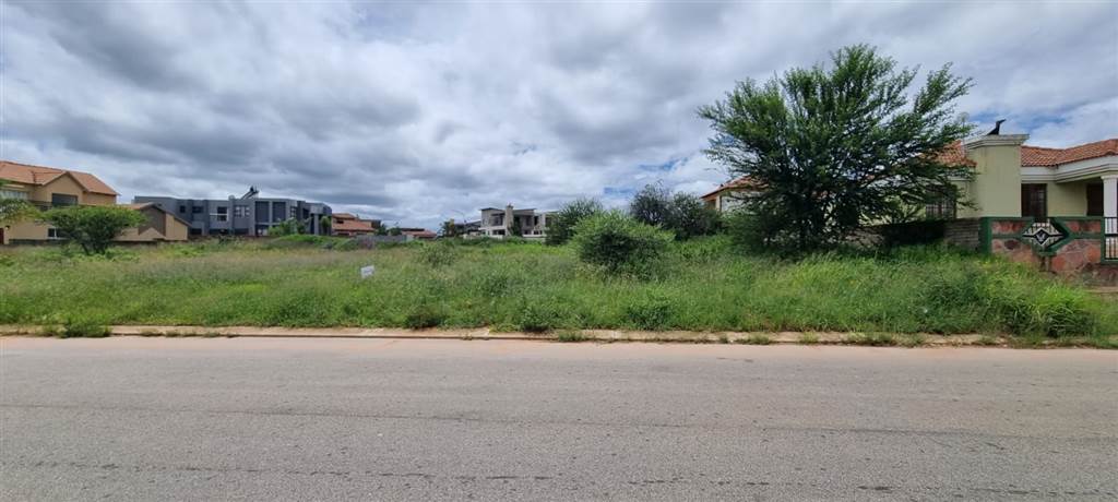 600 m² Land available in Serala View photo number 2