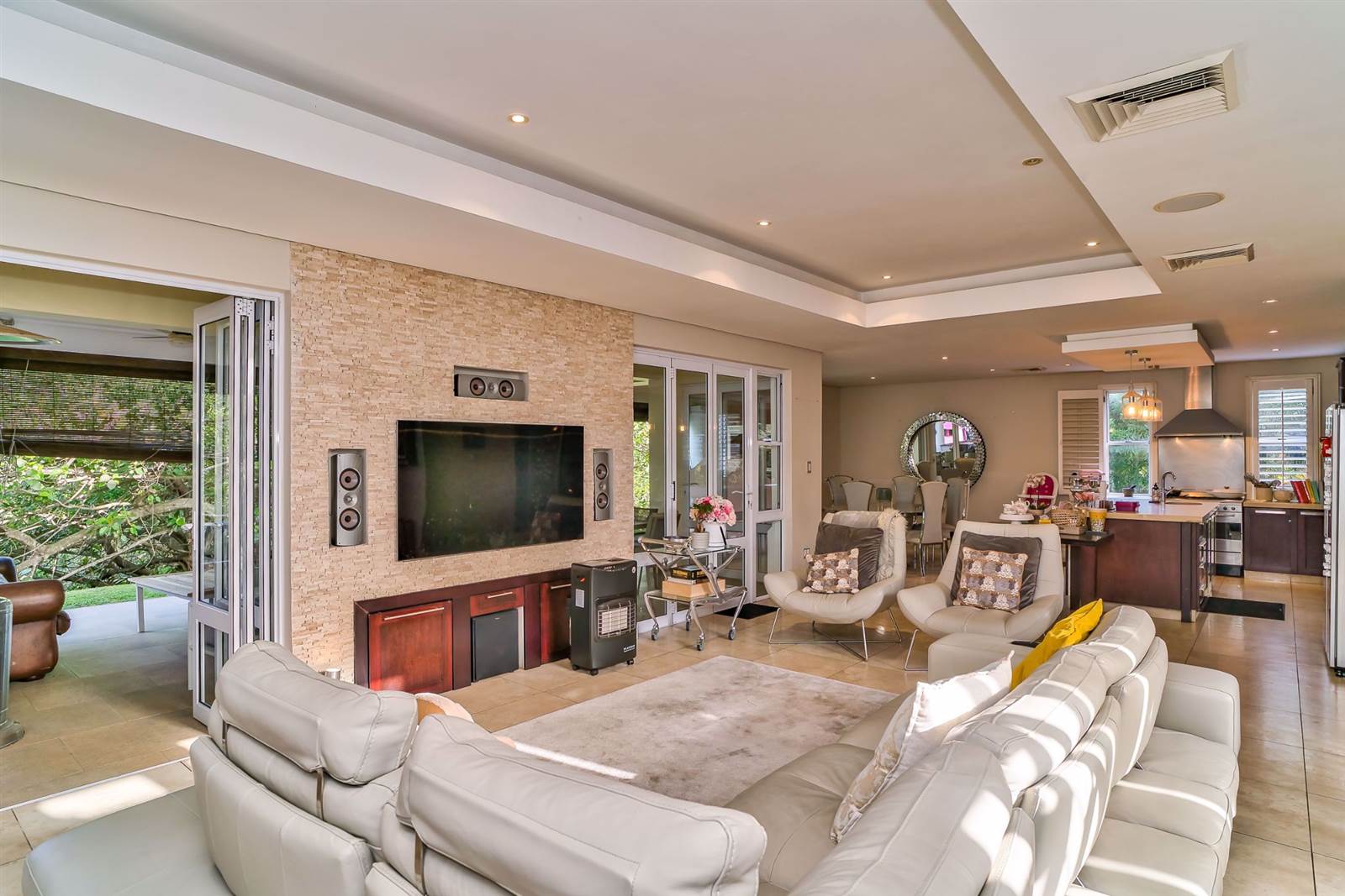 6 Bed House in Mt Edgecombe Estate 1 & 2 photo number 9