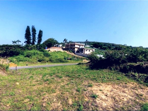 1 075 m² Land