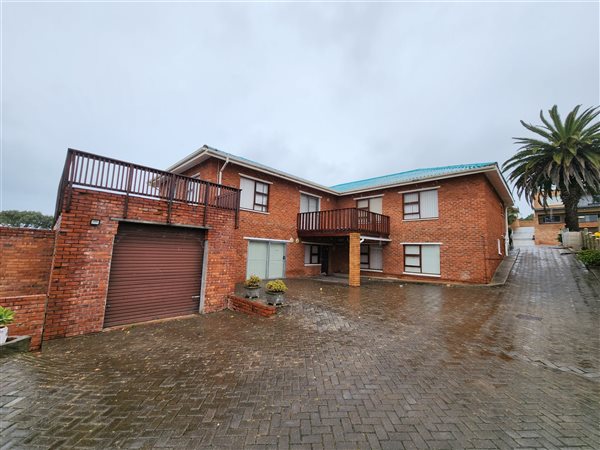 3 Bedroom House 3 Bedroom House