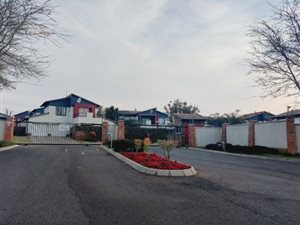 4 Bed House in Oukraal Estate