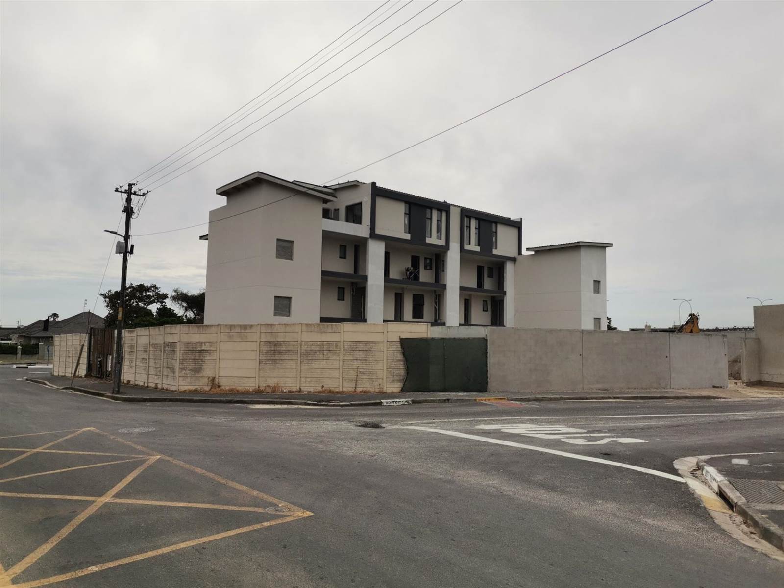 2 Bed Apartment in Parow photo number 19