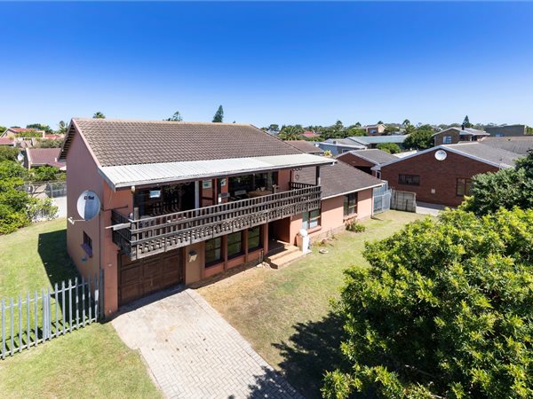 4 Bedroom House 4 Bedroom House