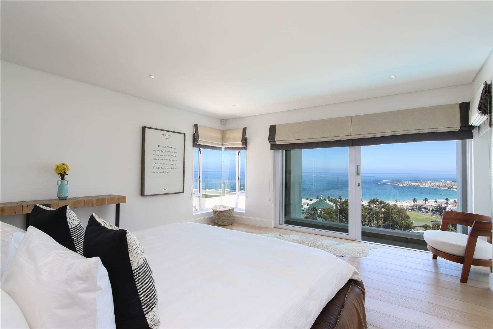 6 Bed House in Camps Bay photo number 17