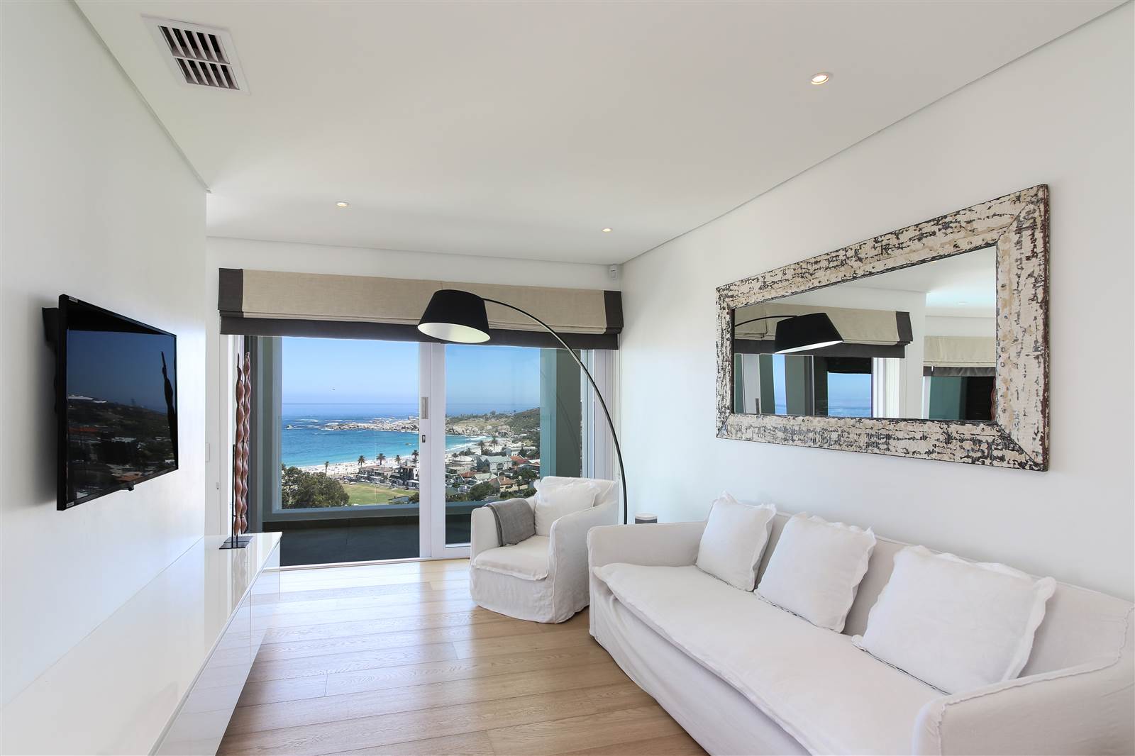 6 Bed House in Camps Bay photo number 19