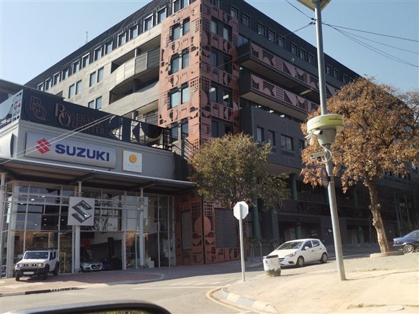 418  m² Commercial space