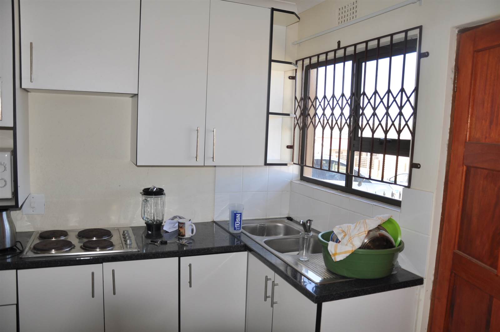 2 Bed Apartment in Mthata photo number 4
