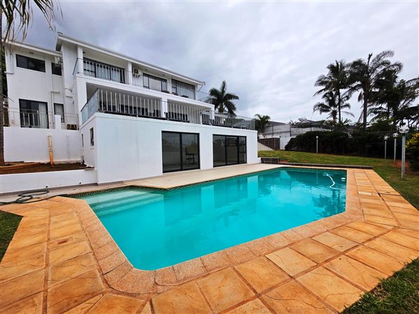 7 Bed House in La Lucia