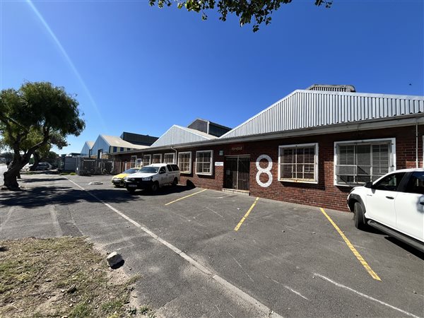 1885  m² Industrial space in Epping