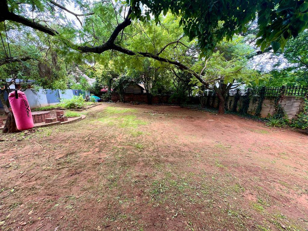 1164 m² Land available in Lynnwood Manor photo number 3