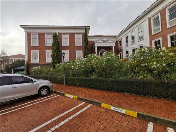 250  m² Commercial space in Cresta