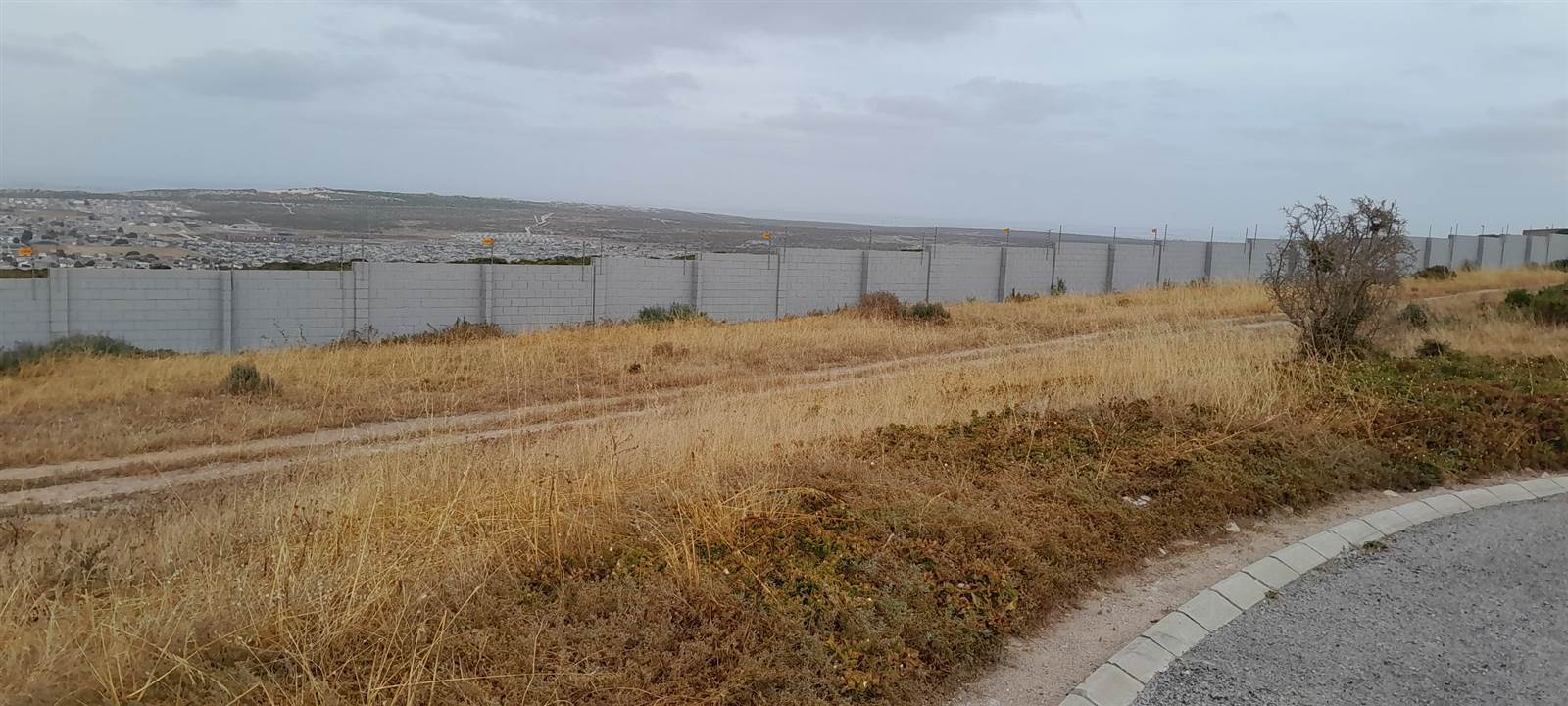 750 m² Land available in Saldanha photo number 3