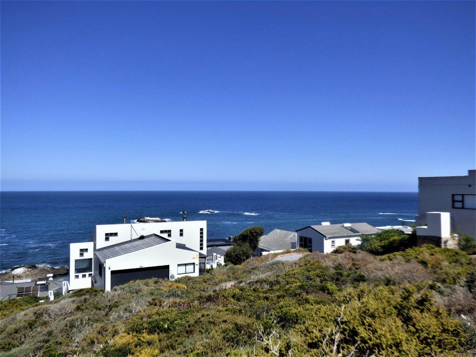 4 Bed House in Yzerfontein photo number 3