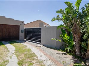 House in Fairview Golf Estate