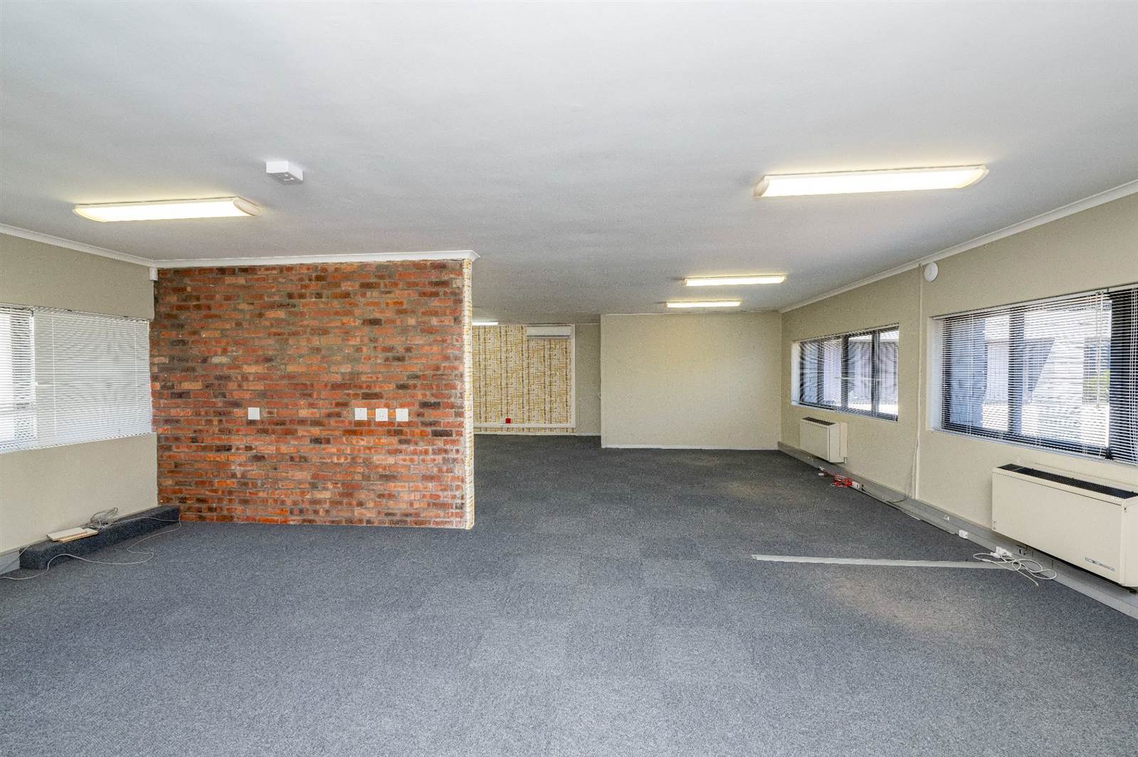 323  m² Commercial space in Bellville Central photo number 16