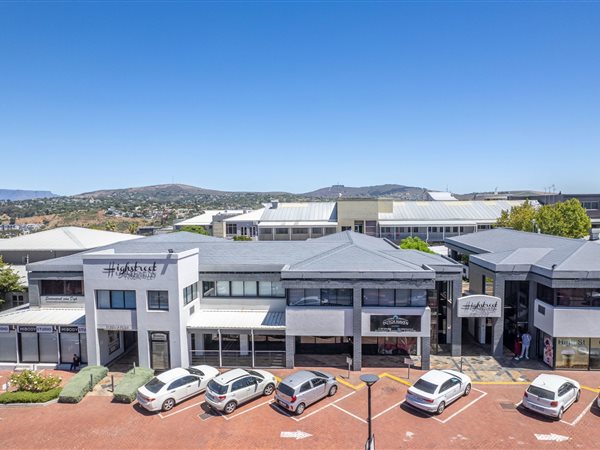 323  m² Commercial space in Bellville Central