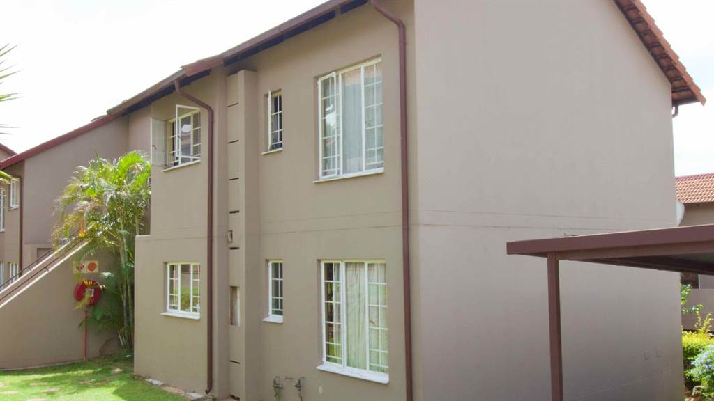 3 Bed Apartment in Newlands photo number 11