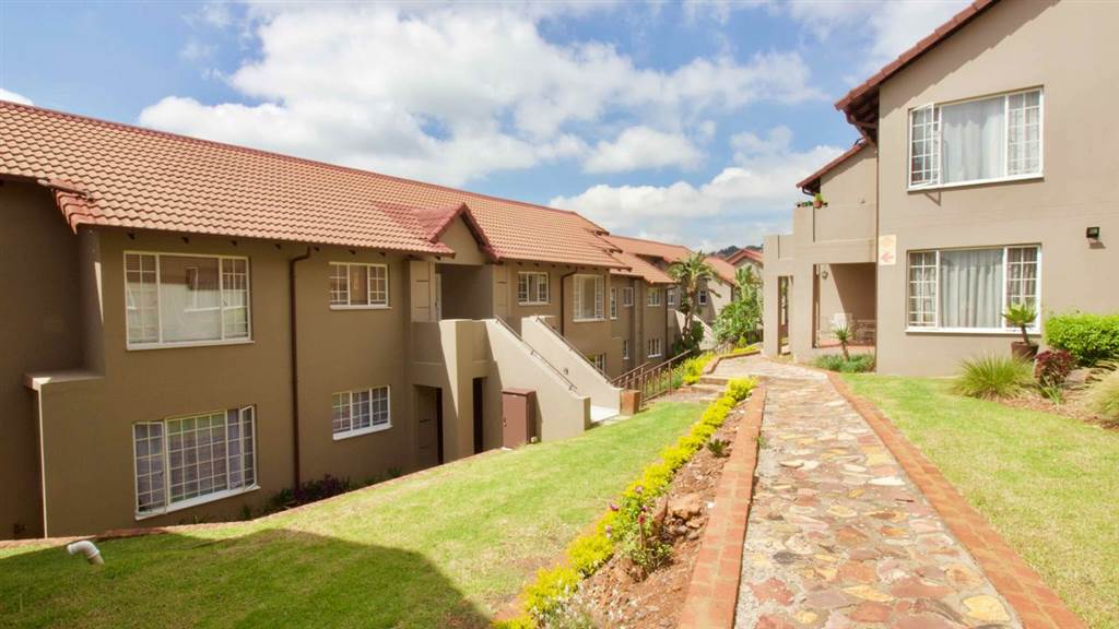 3 Bed Apartment in Newlands photo number 1