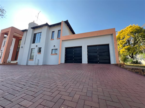 6 Bedroom House 6 Bedroom House